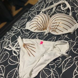 Victoria’s Secret bikini